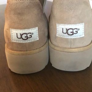 Classic short Ugg boots in pre-loved condition